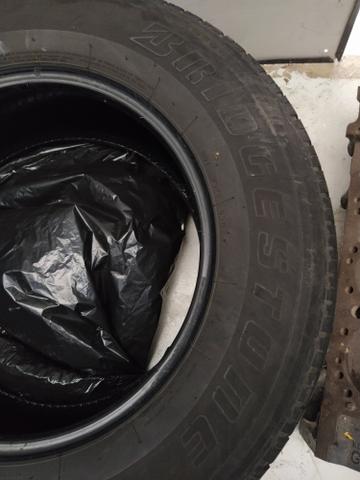 Pneu Bridgestone Dueler Par aro 17 Hilux 265/65-17 - Foto 3