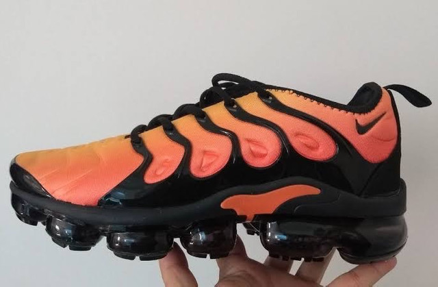 vapormax laranja e preto