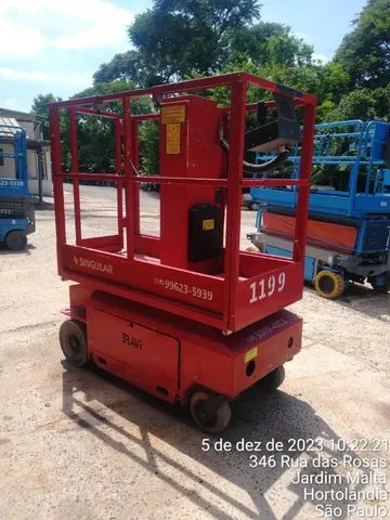 Plataforma Elevatória Bravi Lui 460 ano 2010 Altura 6,6 metros