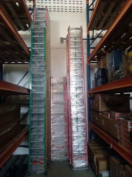 Escada  Profissional Fibra de Vidro Síntese - Segurança e Durabilidade! - Foto 2