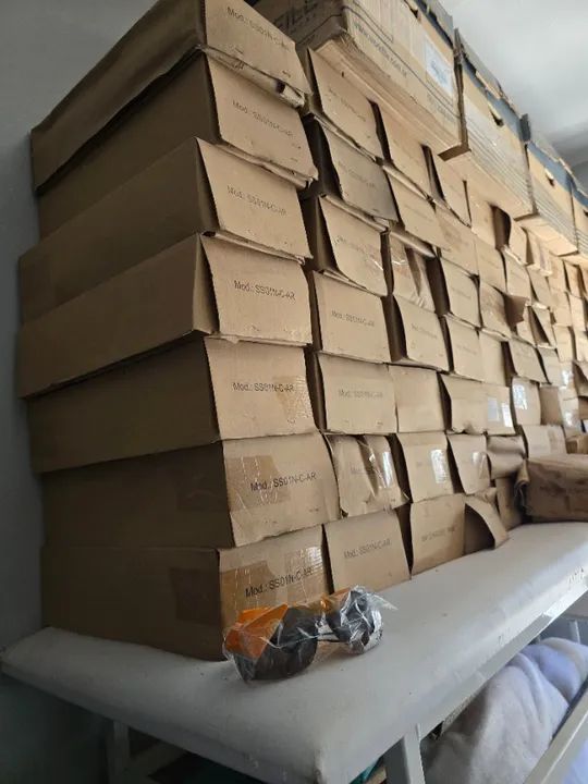 Óculos Proteção com UV escuro *(caixa com 20 unidades)