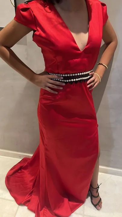 Vestido de festa com cinto