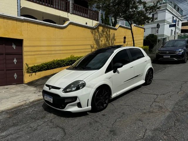 Cosplayer de Punto T-Jet, Fiat Punto Blackmotion é lançado oficialmente -  Autos Segredos