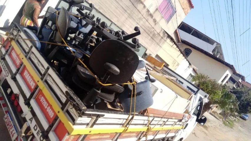 Faço fretes e viagens. Carreto. - Foto 2