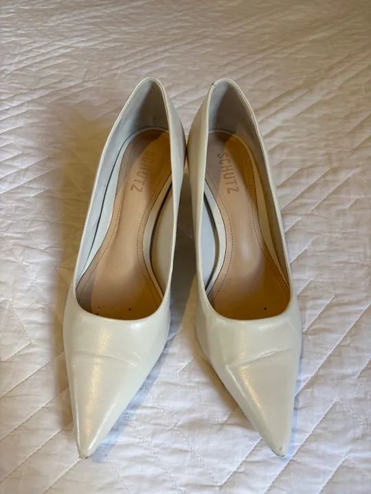 Scarpin de Couro Branco - Schutz / 37 (Usado 1X)