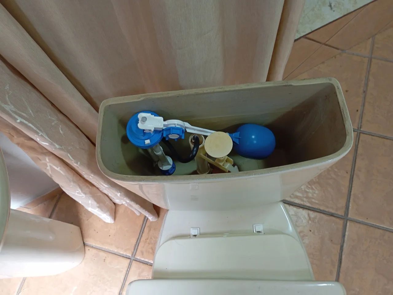 Conjunto de banheiro Completo Caixa acoplada,e LavatorioVaso - Foto 2