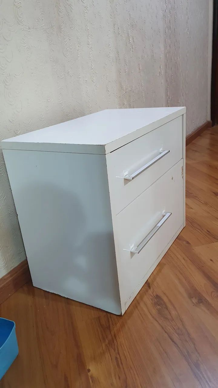 Criado mudo em madeira  branco 2 gavetas  - Foto 4