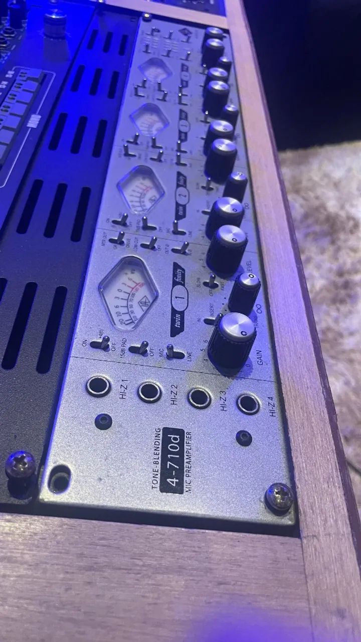 Universal Audio 4-710d - Pré com Blend + A/D - Foto 2