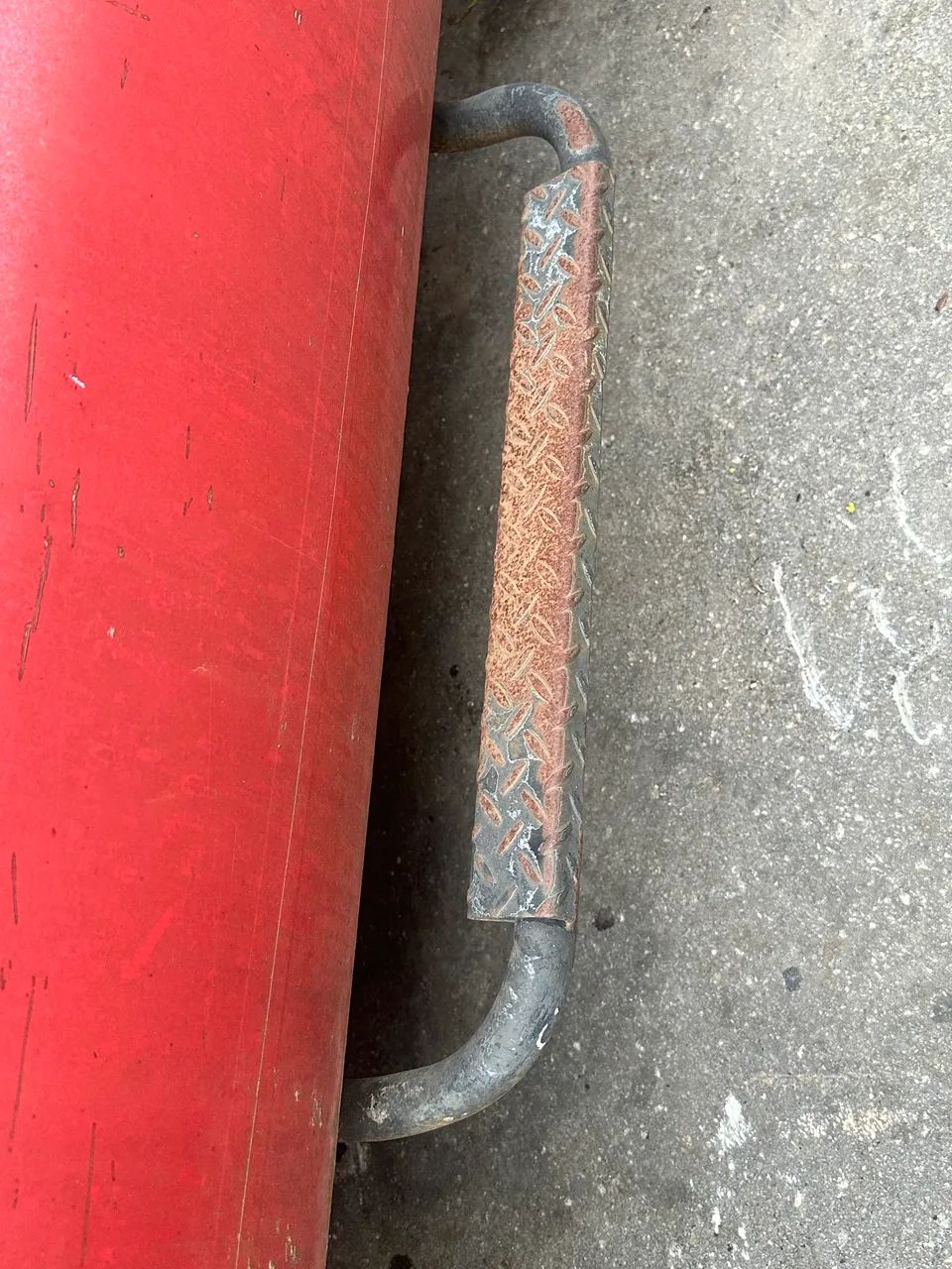 Estribo lateral F4000 F350 ou F250 o par os dois lados  - Foto 2