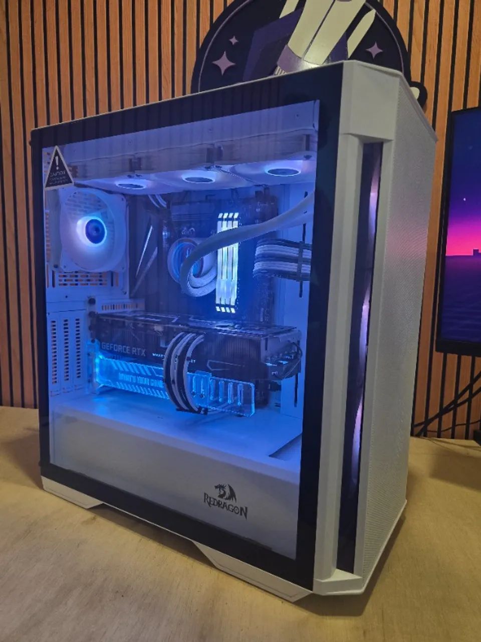 PC Gamer High-End White Edition - RTX 3080 Ti + Ryzen 7 5700X3D +