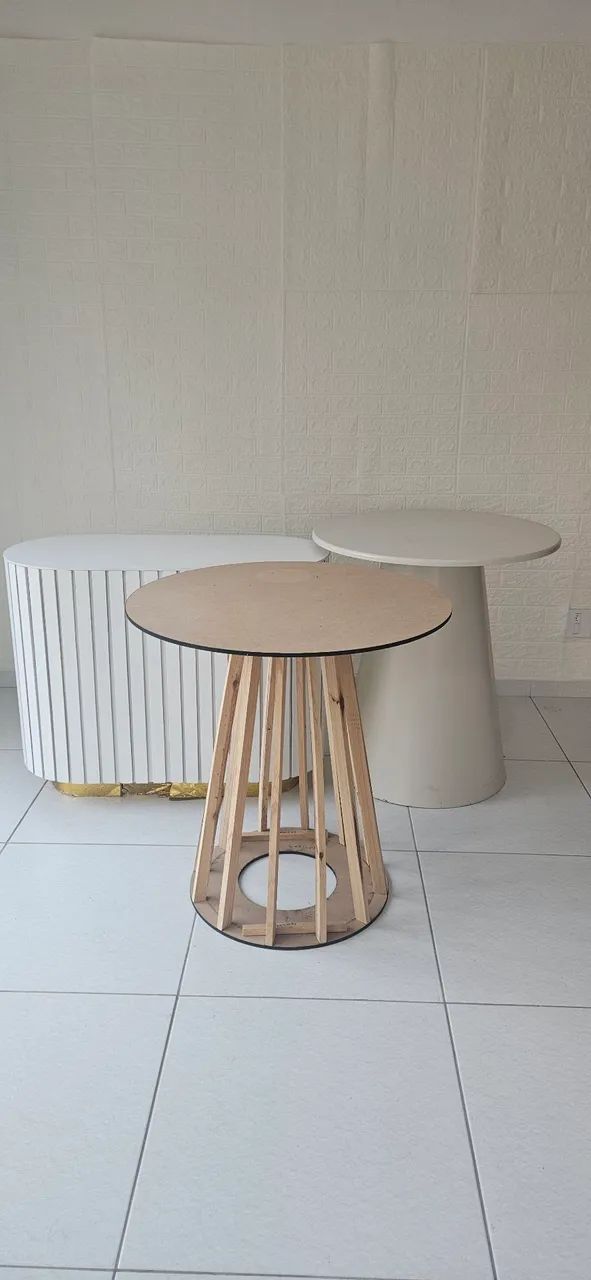 Mesinha de centro com design moderno e elegante