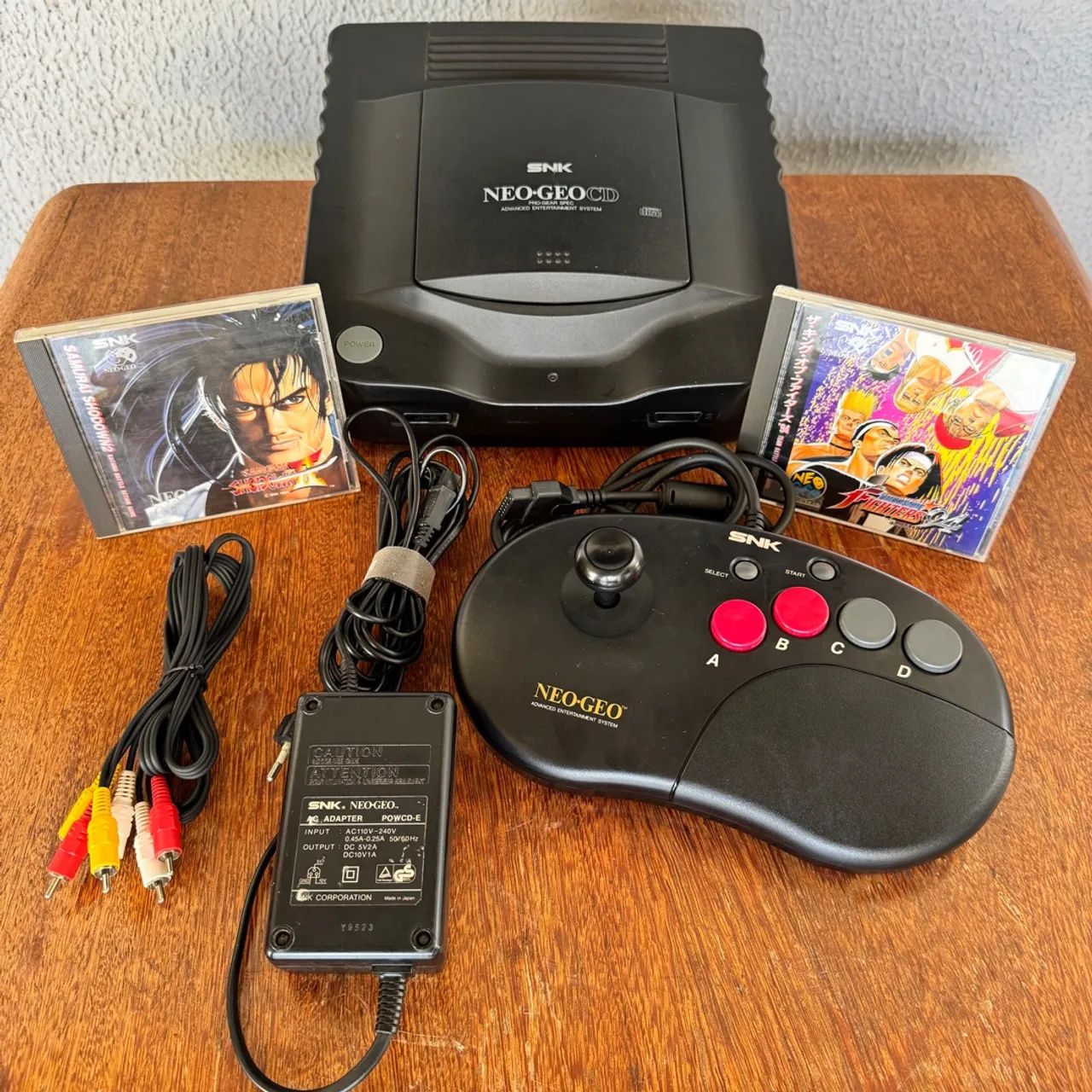 SNK Neo Geo CD + controle arcade + 2 jogos originais - Consoles de
