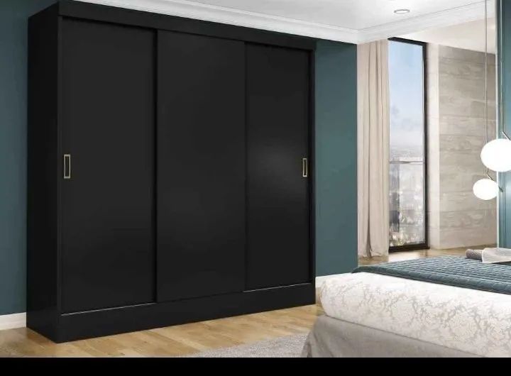 Guarda roupa preto 