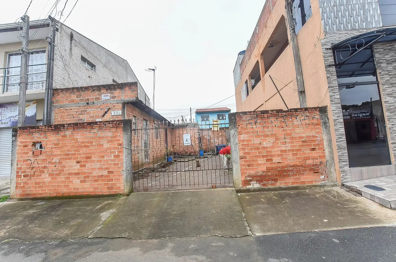 Terreno com 131m2, rua comercial com uma construção de 40,00m2