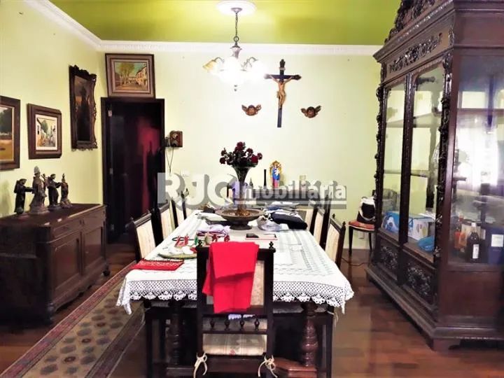 Apartamento de 180 metros quadrados no bairro Tijuca com 3 quartos