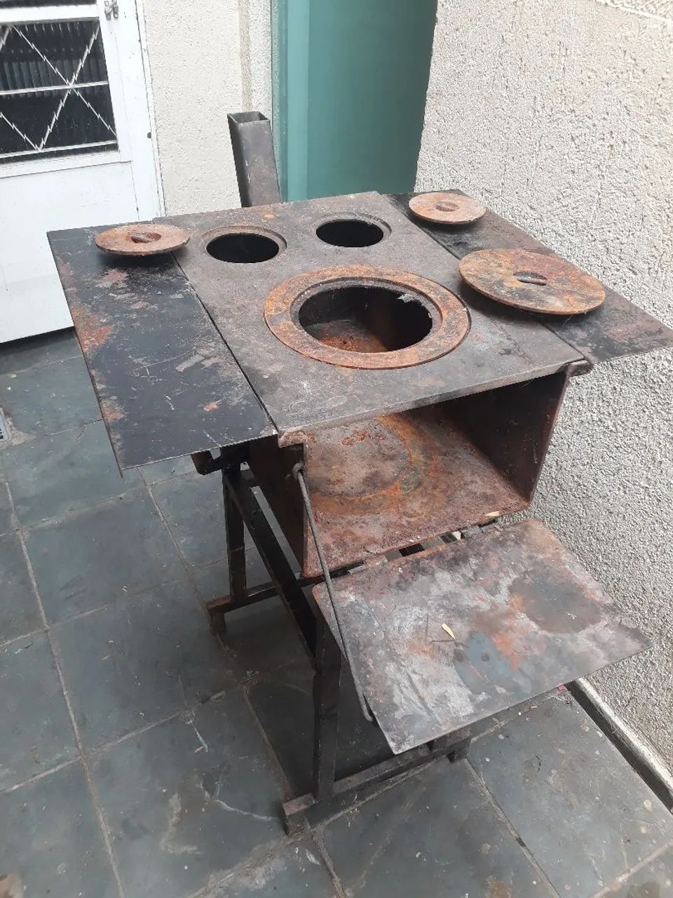 Fogão a lenha/churrasqueira portátil para camping  - Foto 6