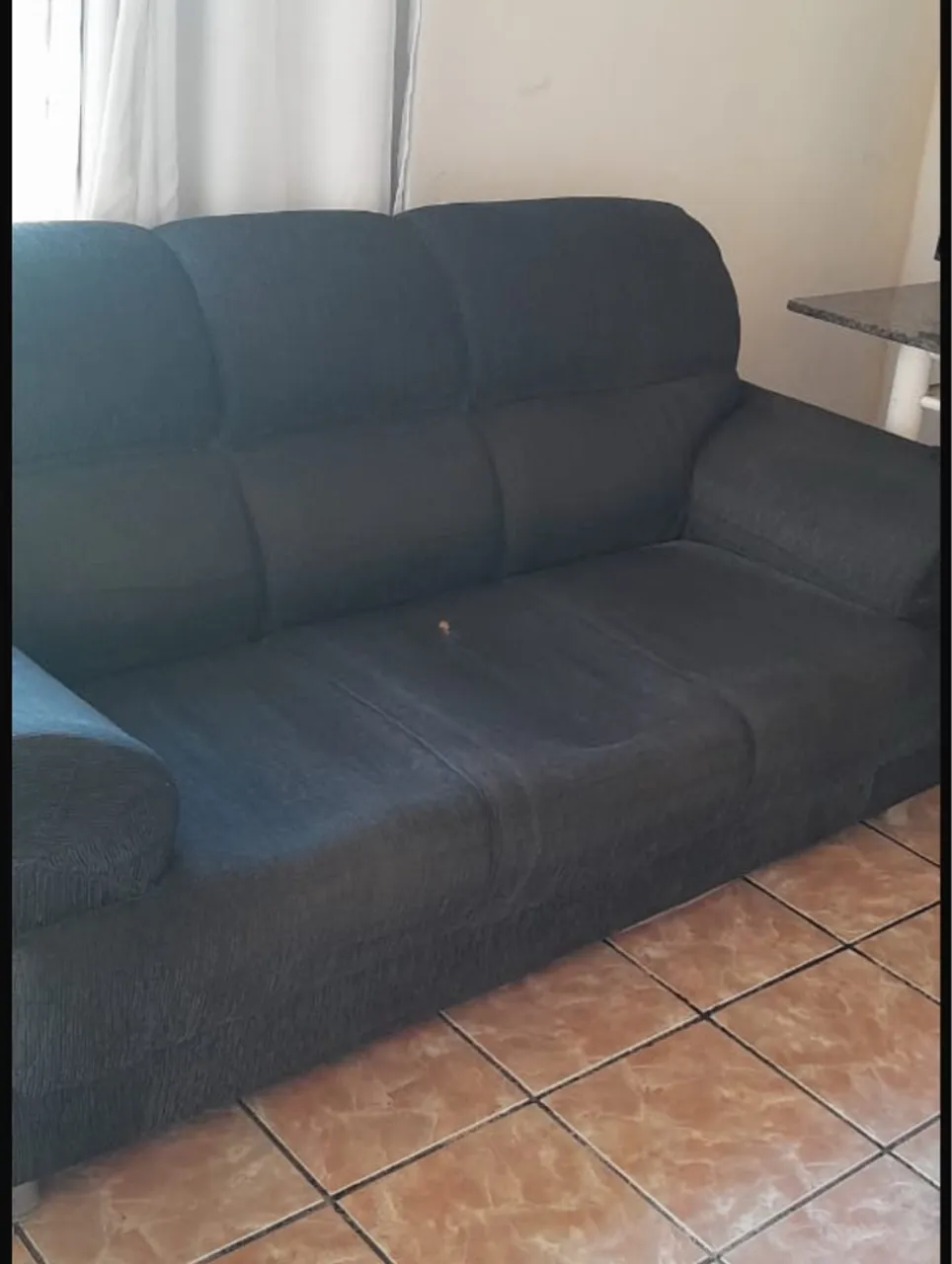 Sofá 3 e 2 lugares em tecido cinza