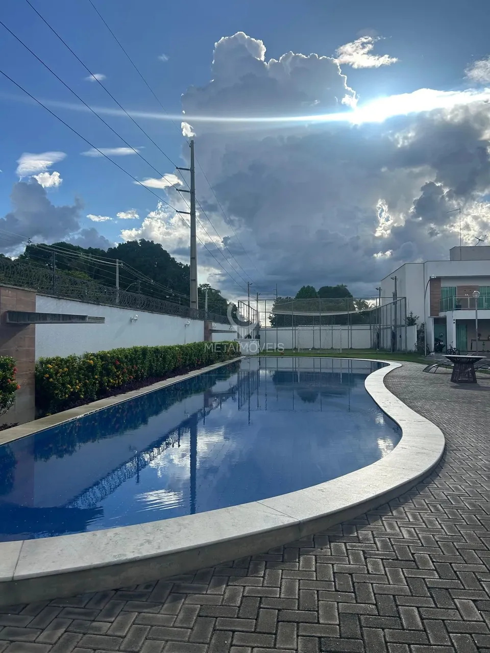 Casa de 3 quartos com suítes e 2 vagas de garagem à venda/locação em Morros, Teresina-PI: