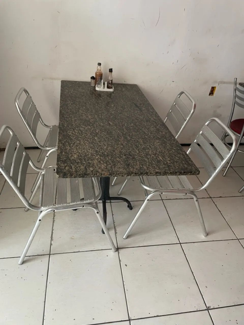 3 conjuntos de mesa para 4 pessoas e 3 conjuntos de mesa para 2 pessoas  - Foto 4