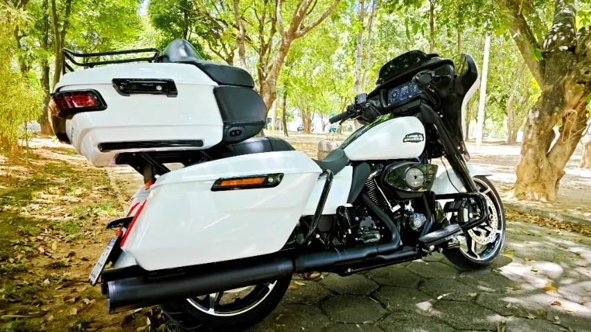 STREET GLIDE "ULTRA"  2024  -  ZERADA IPVA 2025 PAGO - Foto 9