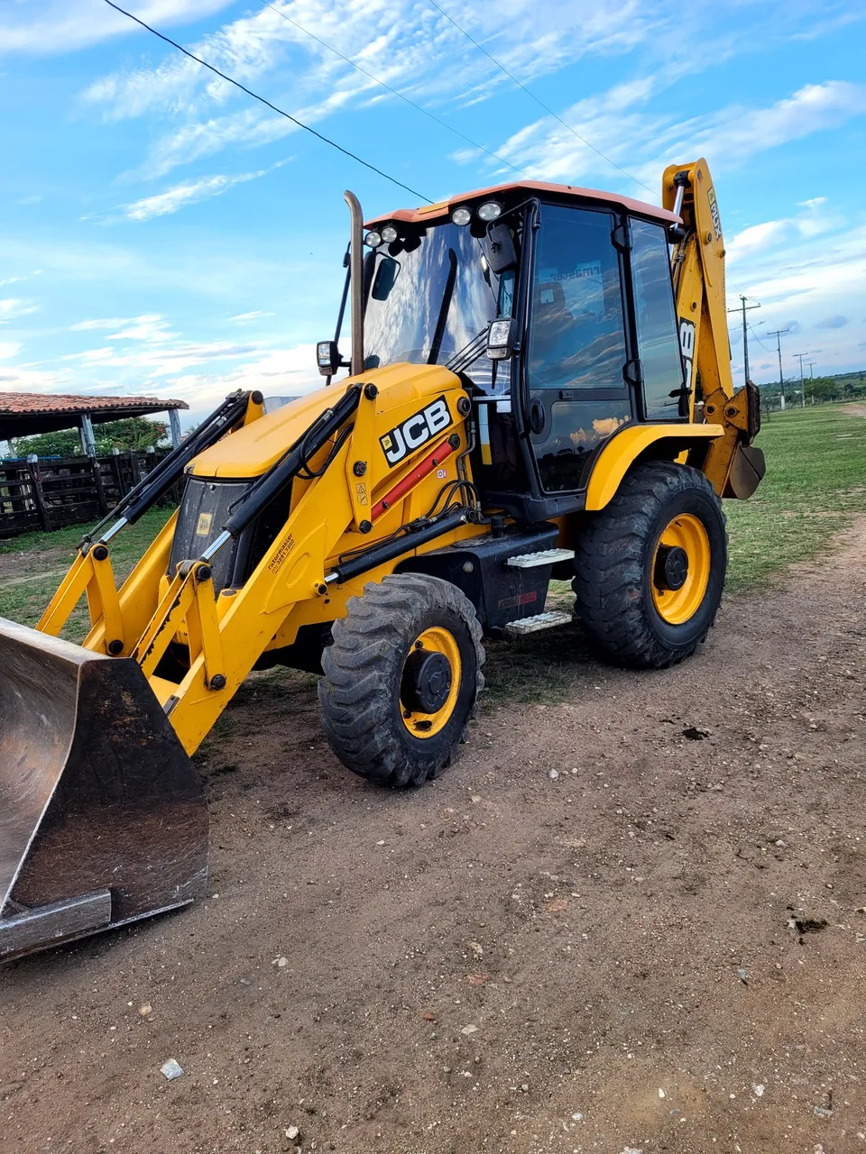 Retroescavadeira JCB 3cx 2020