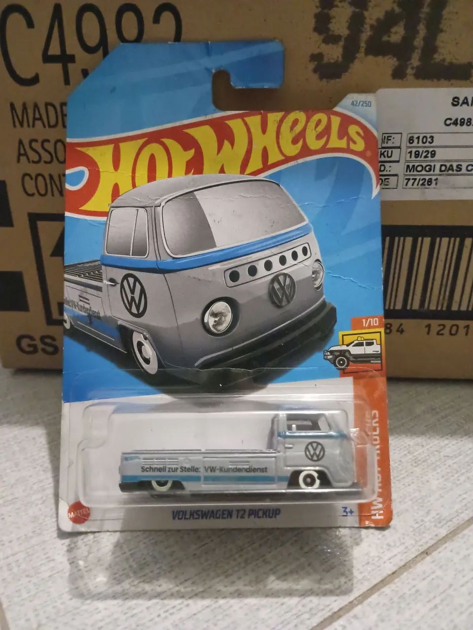 Carrinho Hot Wheels Volkswagen T2 Pickup Kombi 