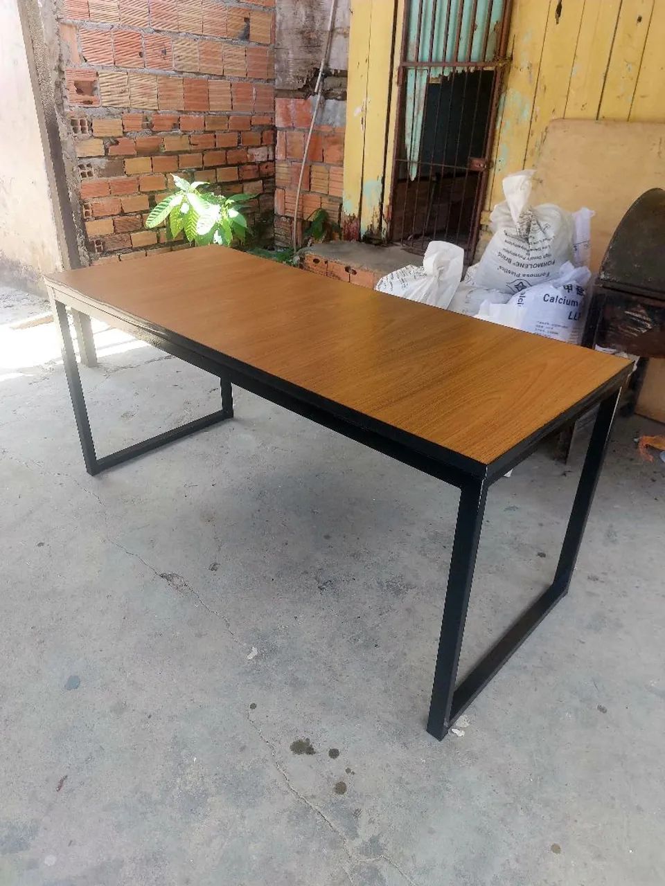 Mesa de Jantar em Madeira com Estrutura de Ferro - Foto 4