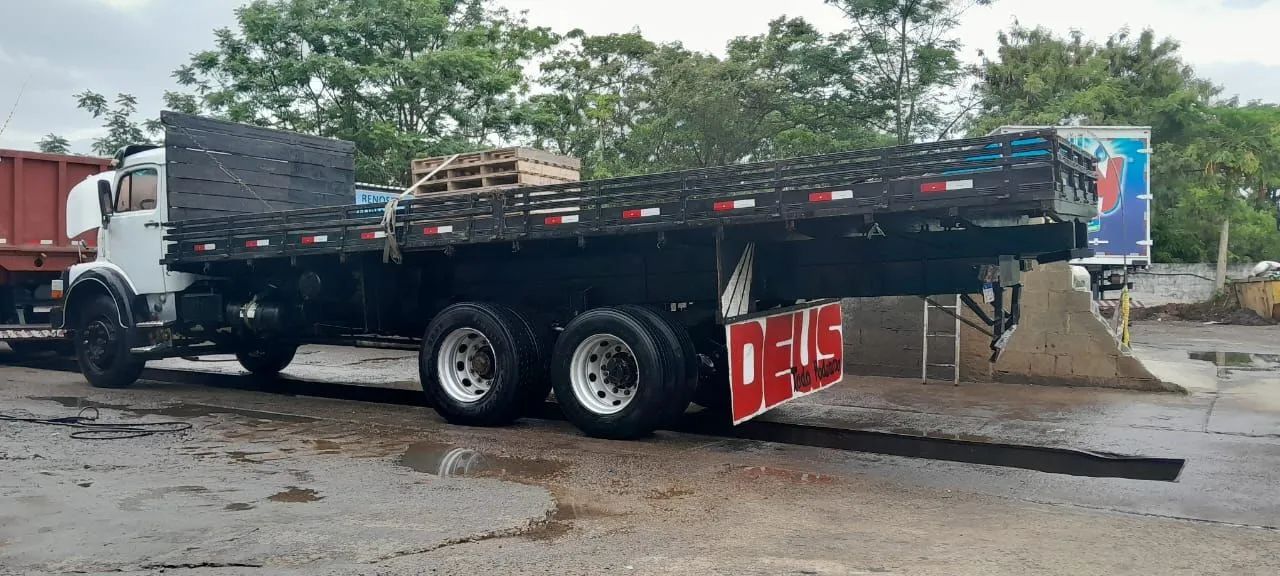 Caminhão MB 1514