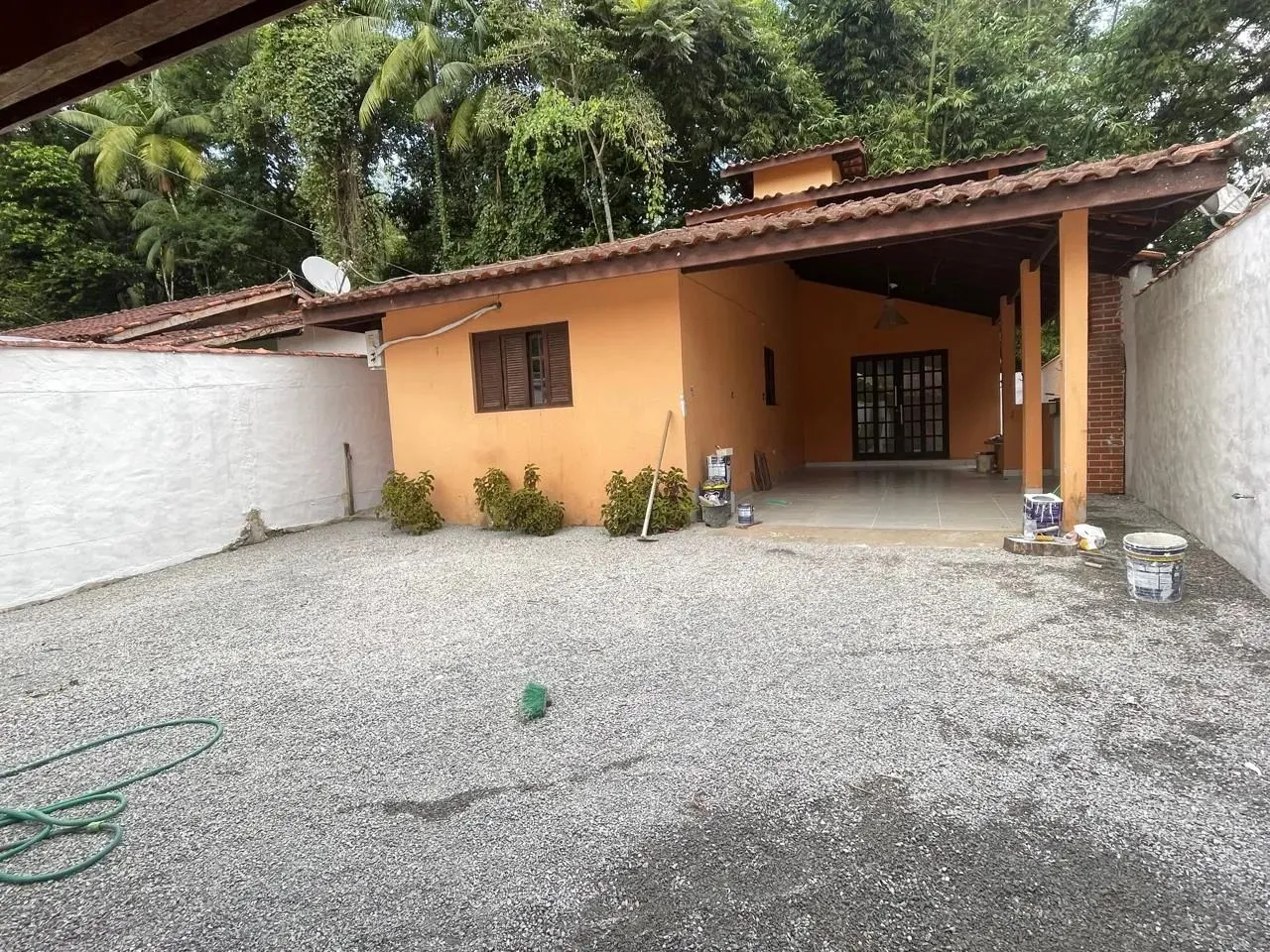 casa terrea com 3 dormitorios sendo 1 suite Estrada do Maquininha em Boiçucanga - São Seba