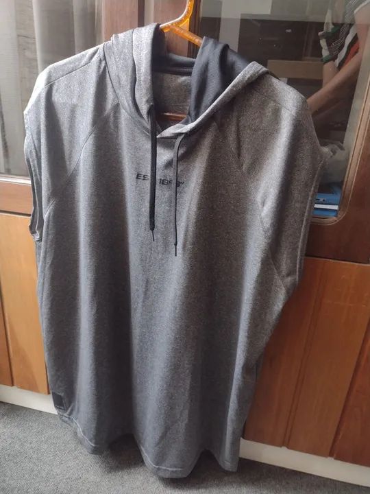 Camiseta masculina semi nova 