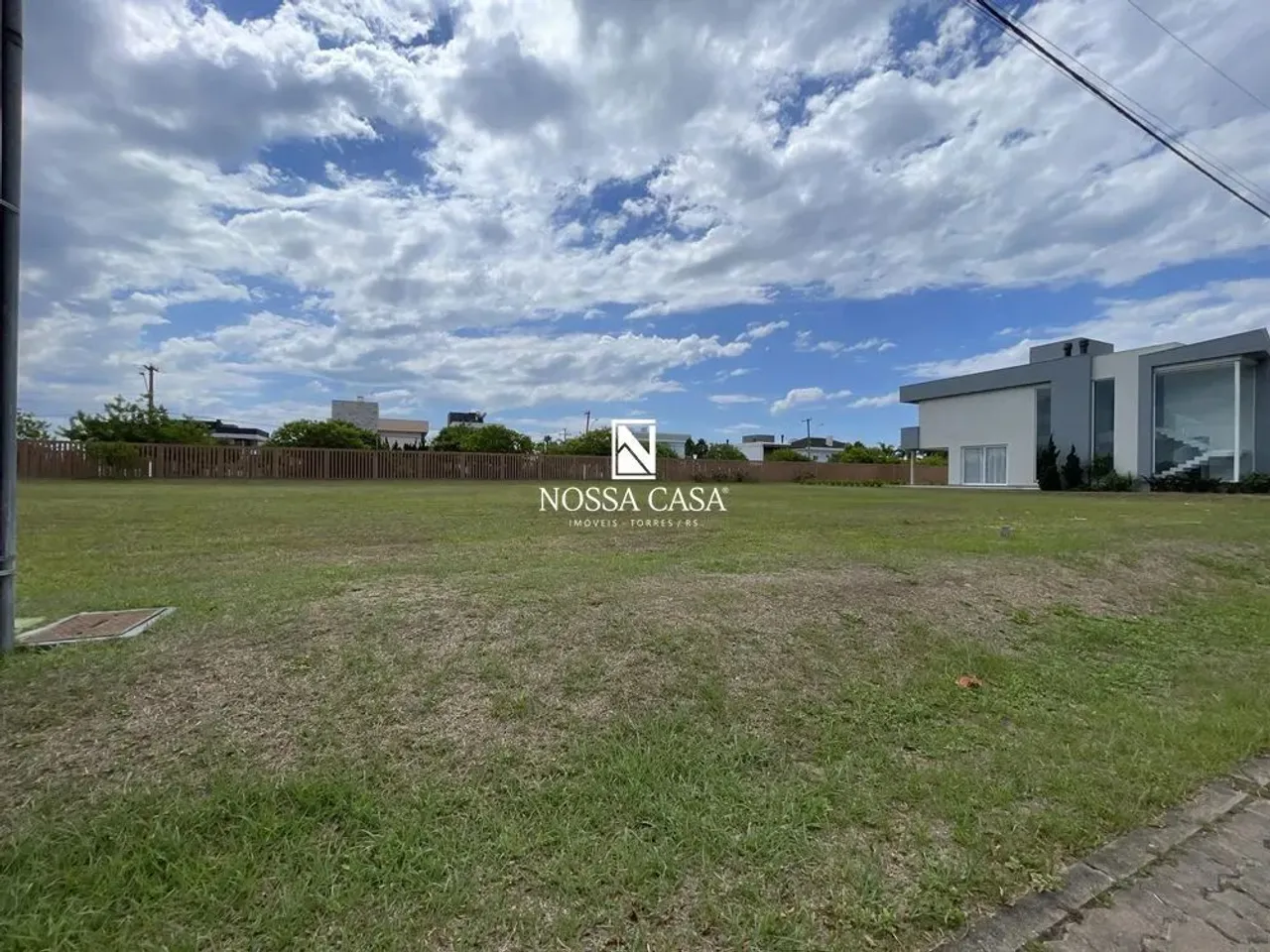 Terreno em condomínio para venda com 360 metros quadrados na Praia da Guarita - Torres - R