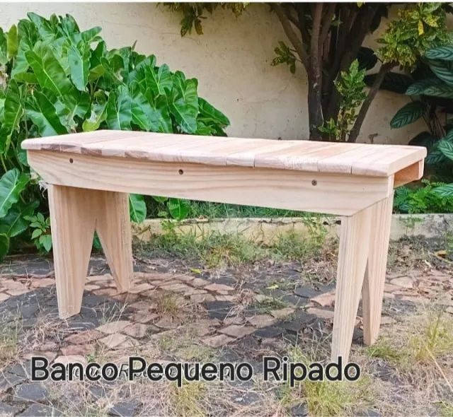 Banco  Ripado em Madeira Natural sem Encosto