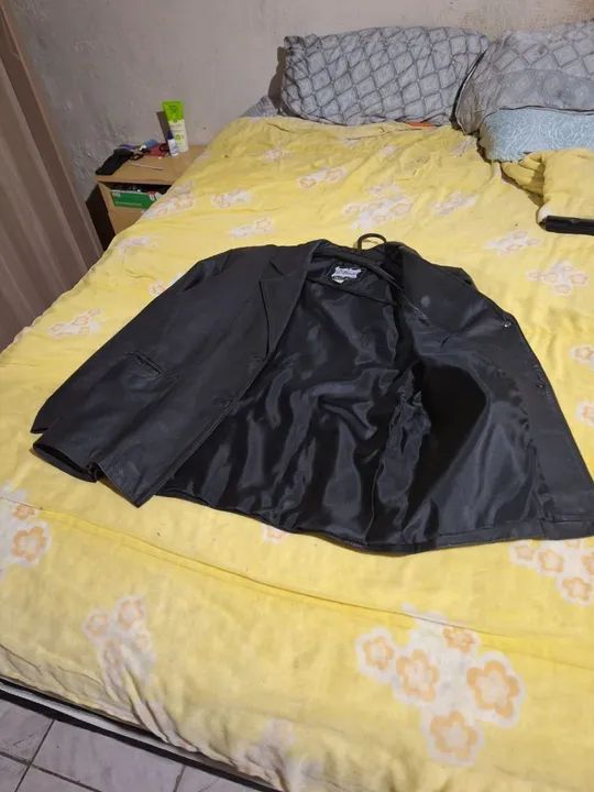 Jaqueta de Couro Feminina Preta Tam M usada  - Foto 5