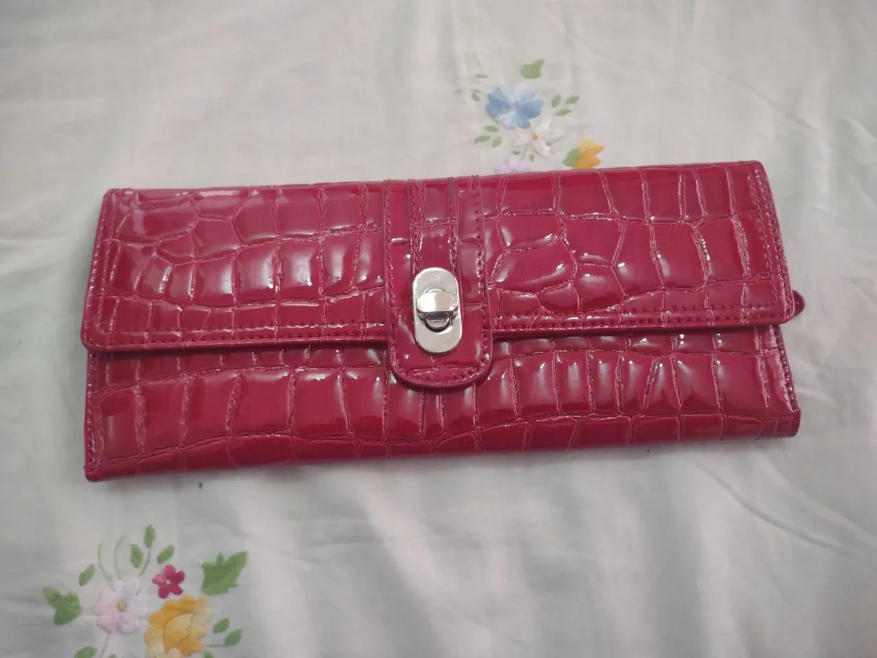 Elegante clutch vermelha