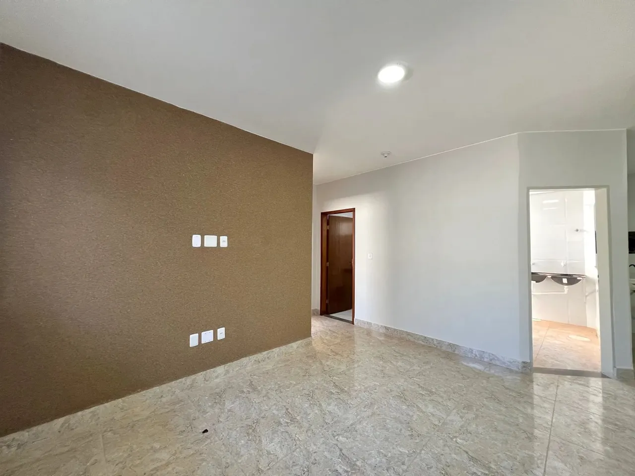 VENDO LINDO APARTAMENTO NO MANSÕES VILLAGE EM ÁGUAS LINDAS, ATÉ 100% FINANCIADO