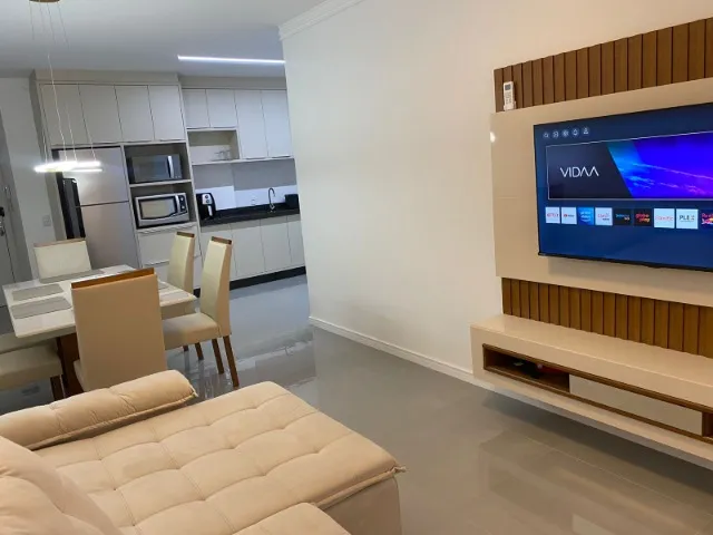 Apartamento com ótima localização a 200 metros da praia