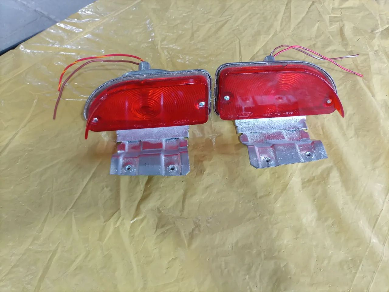 Pisca original Ford Maverick par - Foto 3