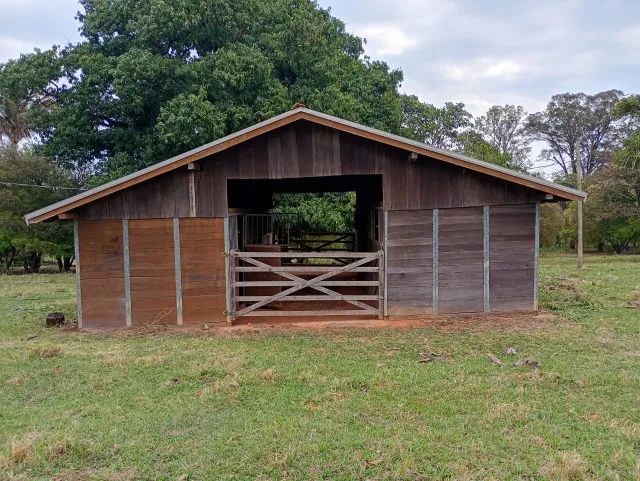 Baias para cavalos desmontável em madeira e aço galvanizado. - Foto 2