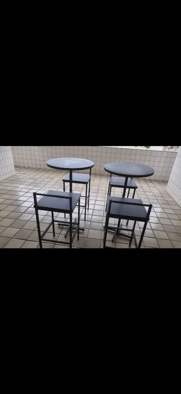 Conjunto de mesa e cadeiras para área externa