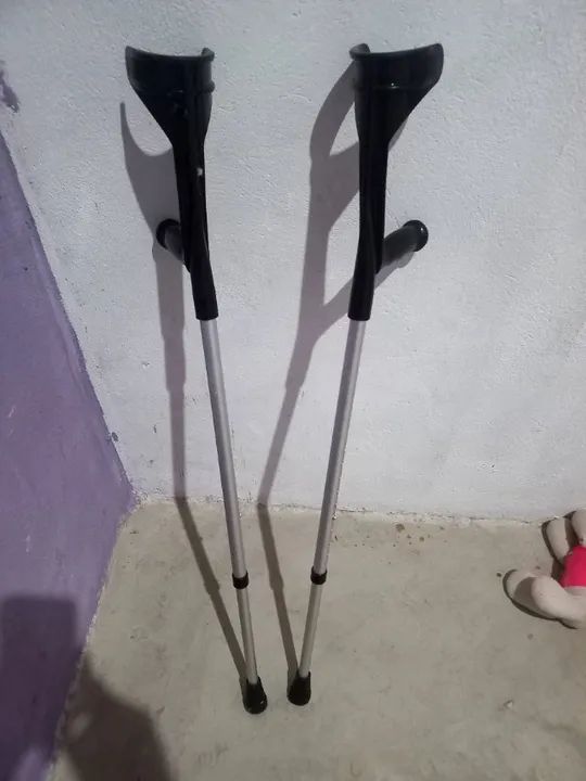 Par de Muletas alô cor preta  - Foto 2