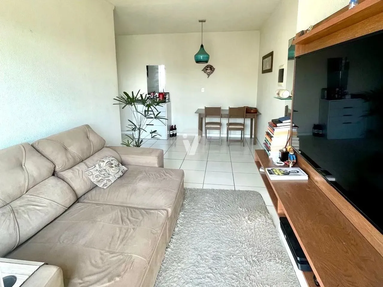 Apartamento 2 dormitórios, 1 vaga, semimobiliado próximo a Av. Medianeira