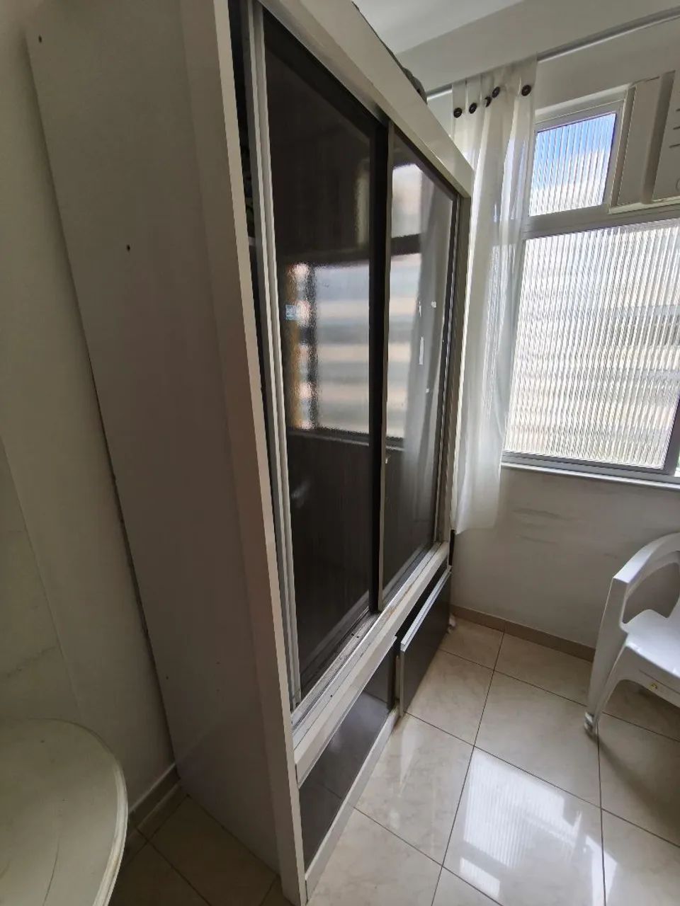 Guarda roupas com portas de correr