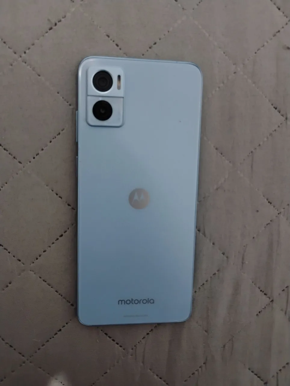 Moto E22 200,00