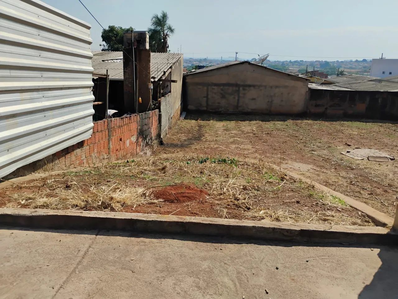 Terreno Comercial na Avenida JK Anápolis GO.
