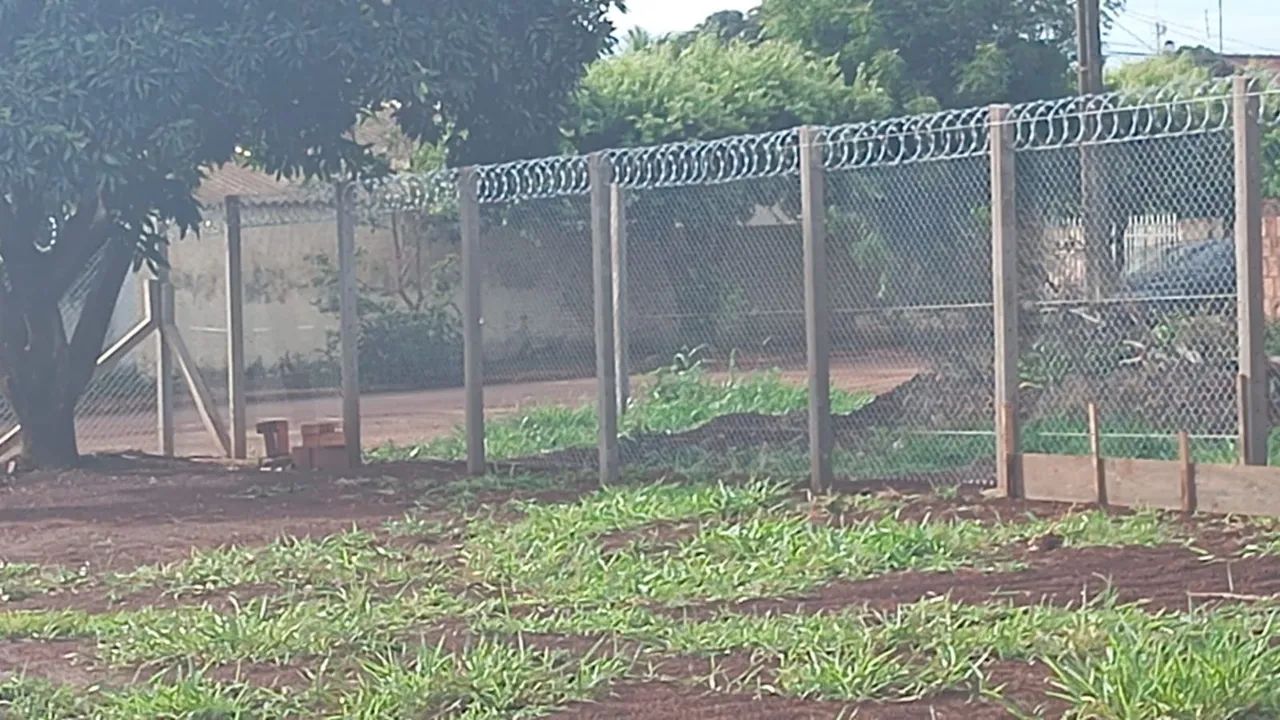 Fundação e estrutura para cerca - Foto 3