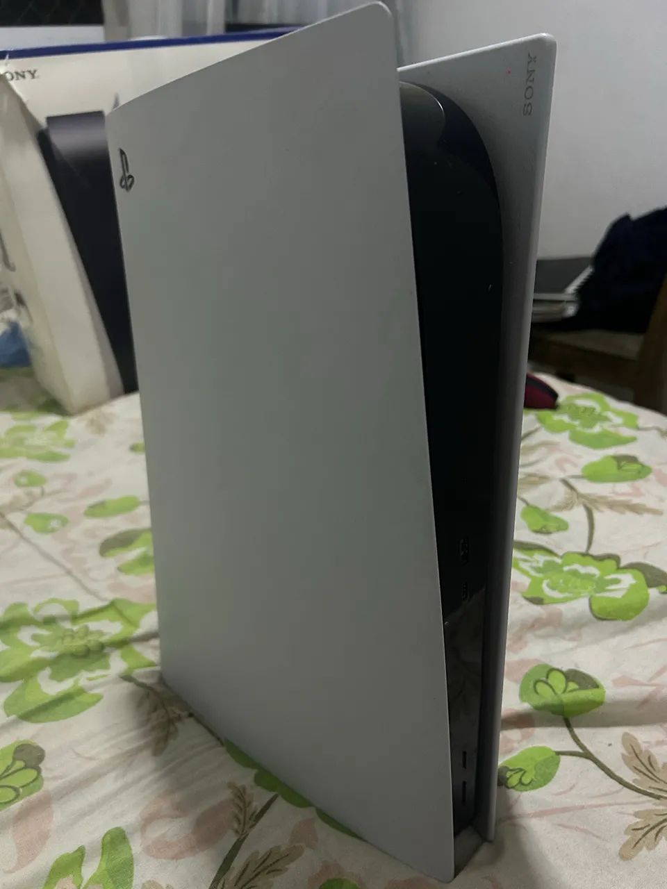 PS5 + 2 controles + 8 jogos | Perfeito estado - Foto 3