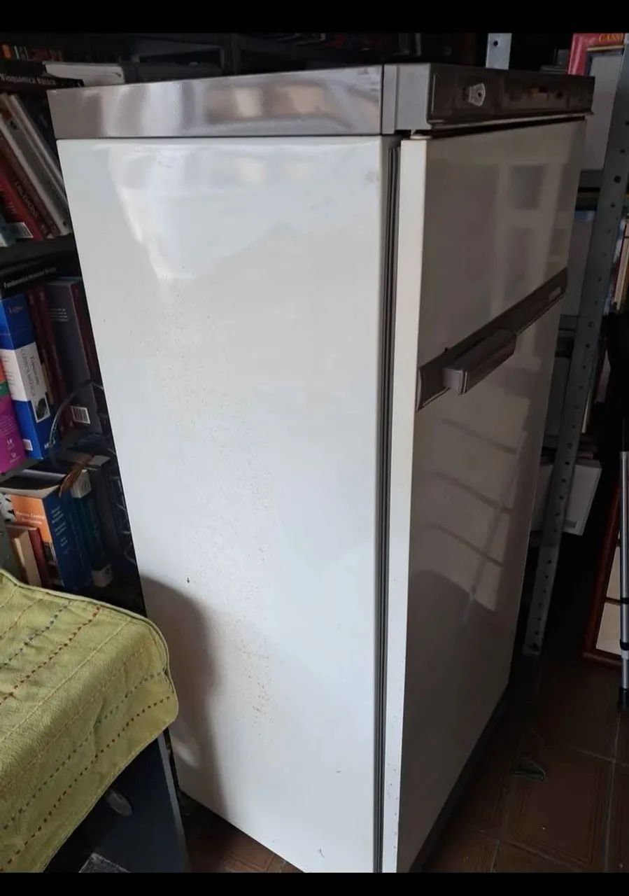 Frizer Brastemp  com chave  270 litros  ótimo estado