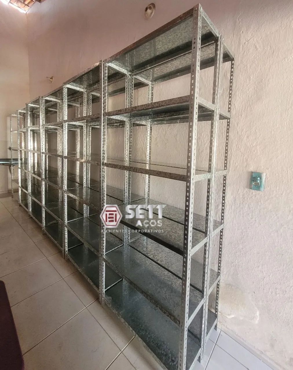 Prateleiras de aço Resistentes para comércio