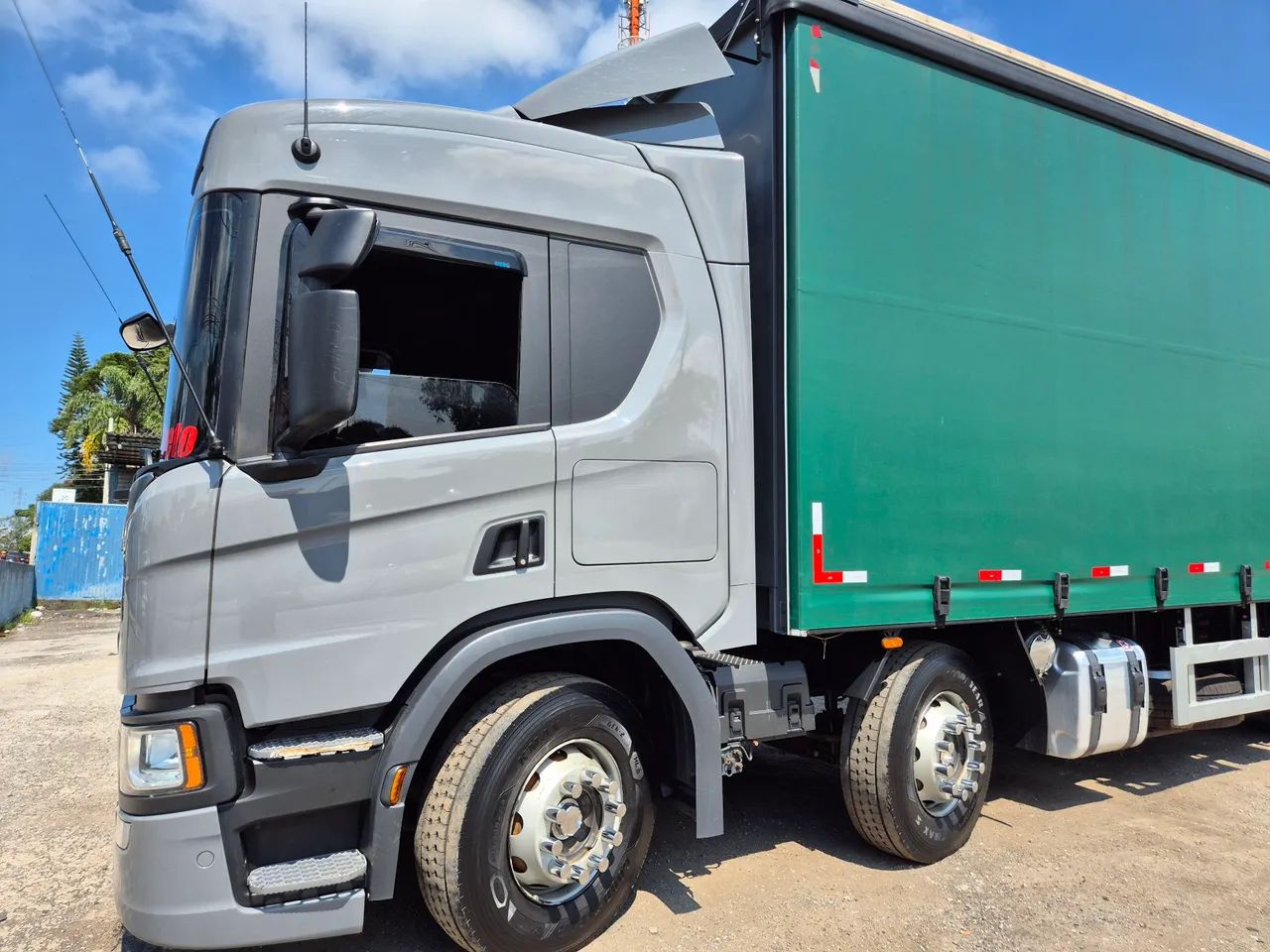 Scania p320 2024 bitruck 4 eixos 8x2 baixo km - Foto 4