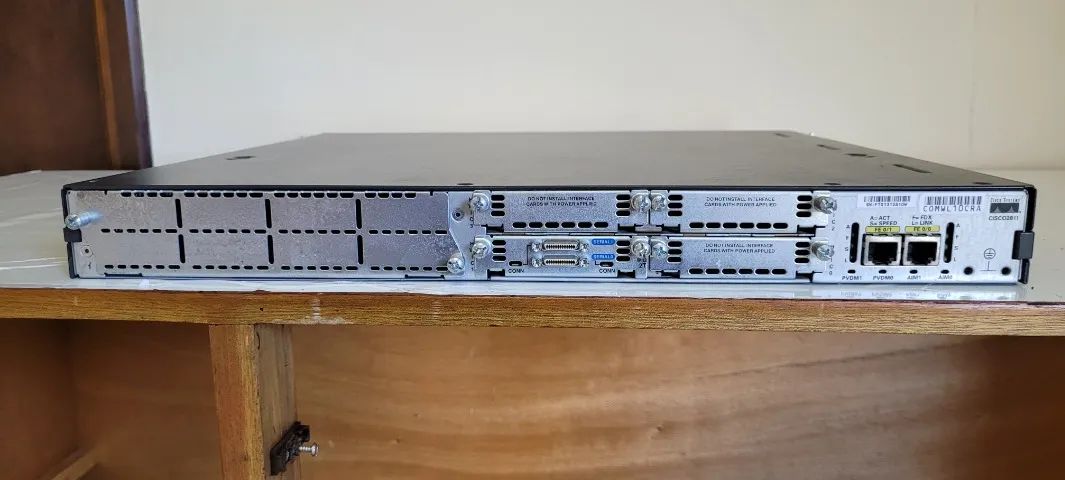 Roteador Cisco 2800 séries - Foto 2